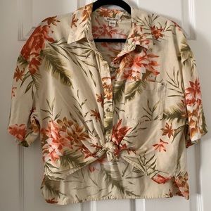 Hawaiian crop with front tie